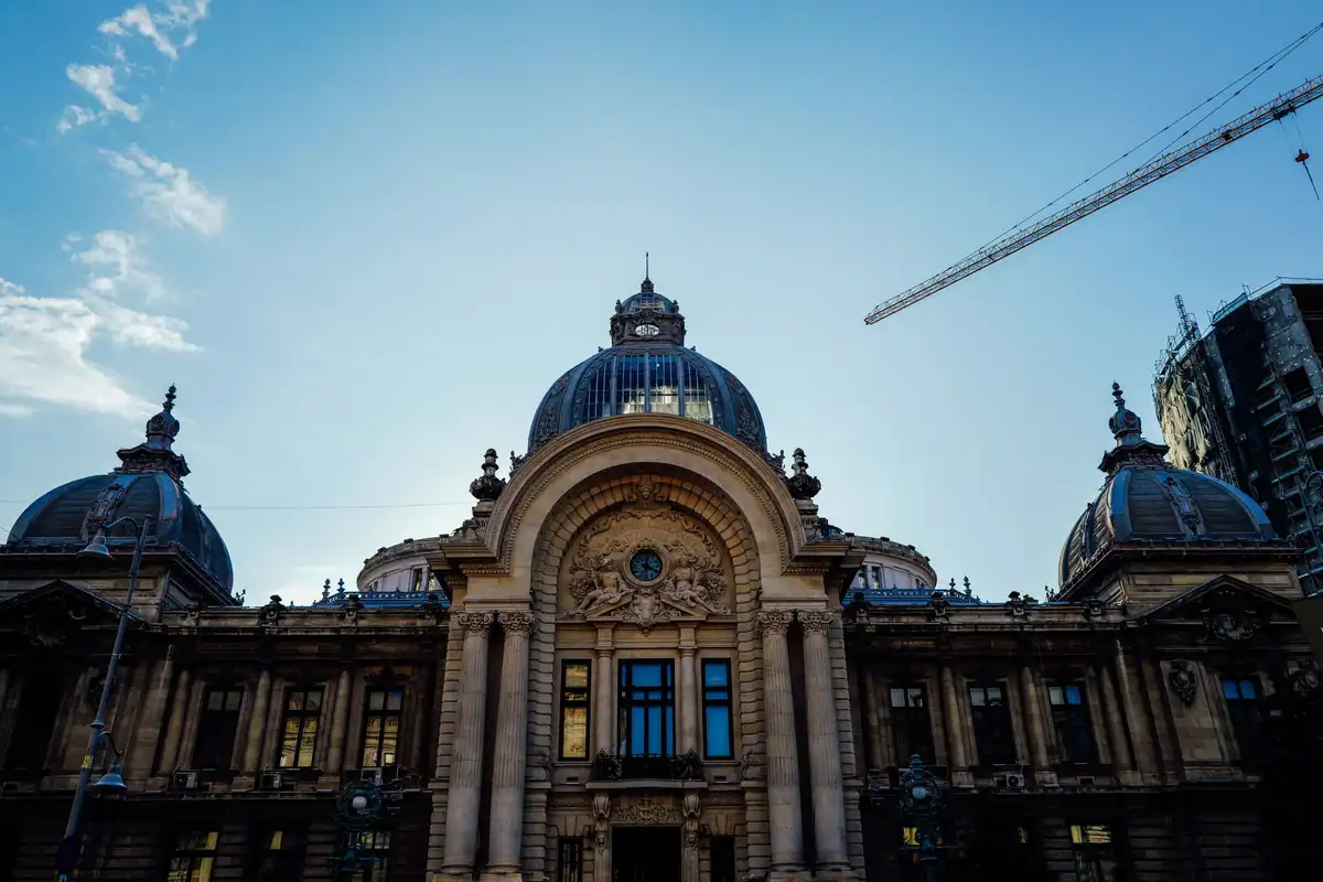 Clădire monumentală din București, simbol al capitalei în anii deciziilor din 1944